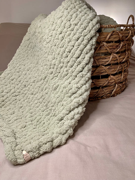 warm green matcha chunky blanket | home design